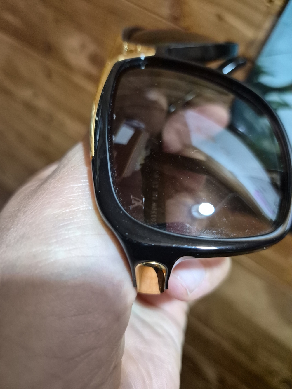 Louis Vuitton Black and Gold Oversized Sunglasses - Picture 6 of 9